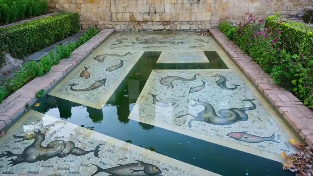 Detalle de los peces de una de las fuentes del Alcázar de los Reyes de Córdoba