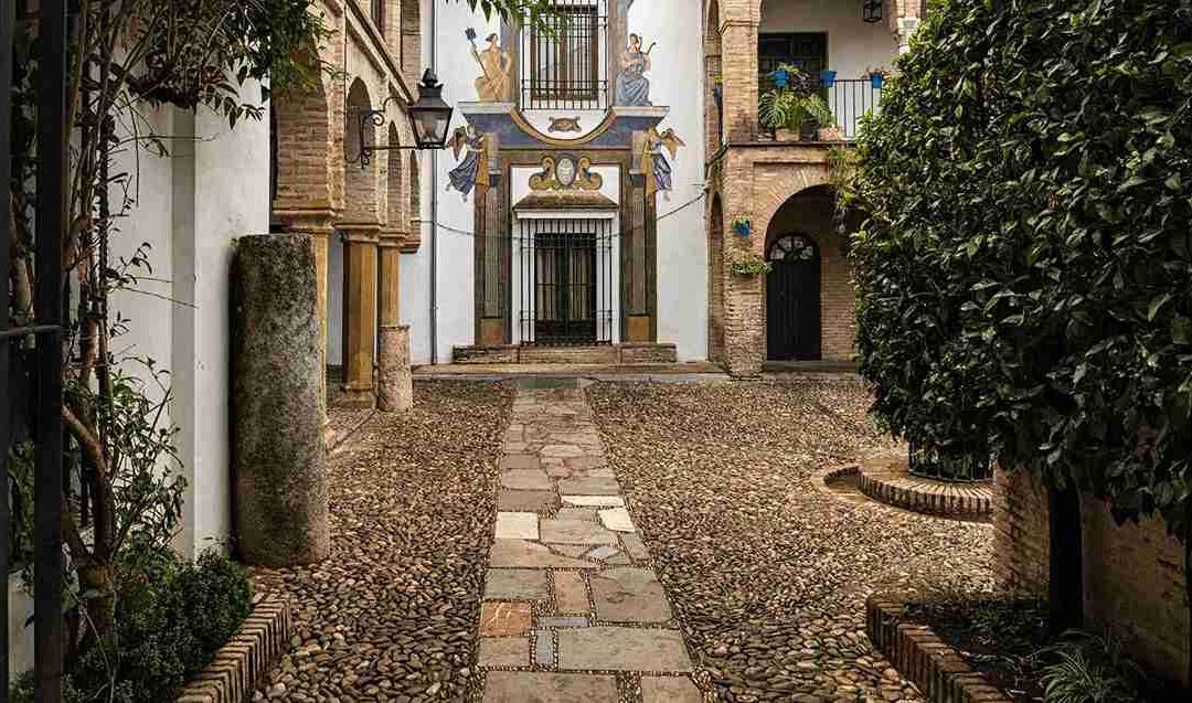 Pasillo bonito en la judería de Córdoba