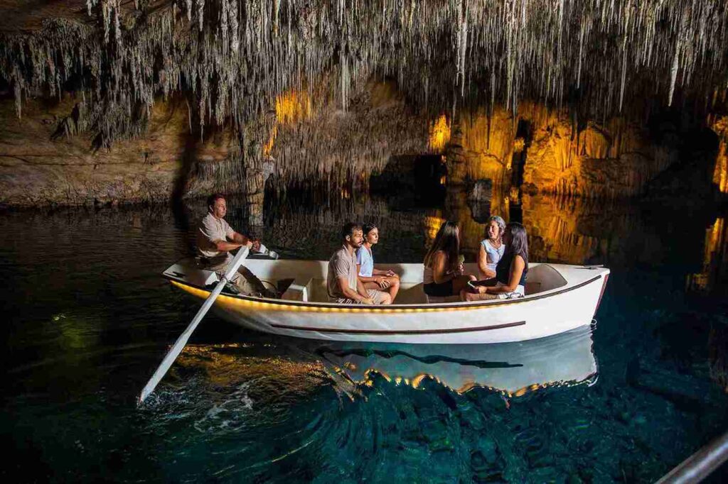 Paseo barco coves