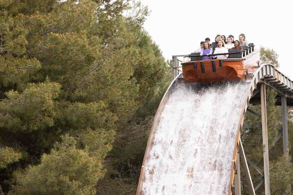Atracción de agua en el parque Warner de Madrid